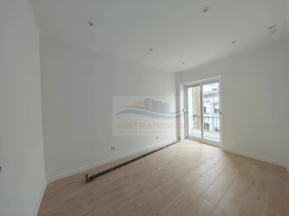 Apartamento T2 para Venda em Águas Livres Foto 4