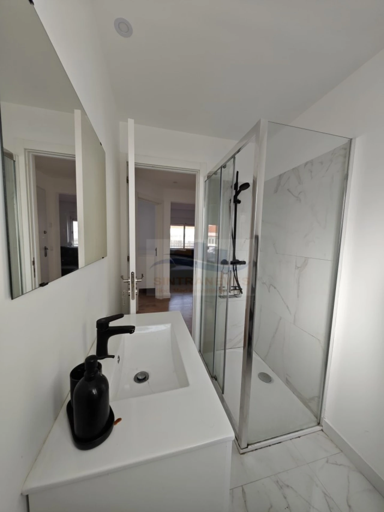 Apartamento T2 para Venda em Águas Livres Foto 12