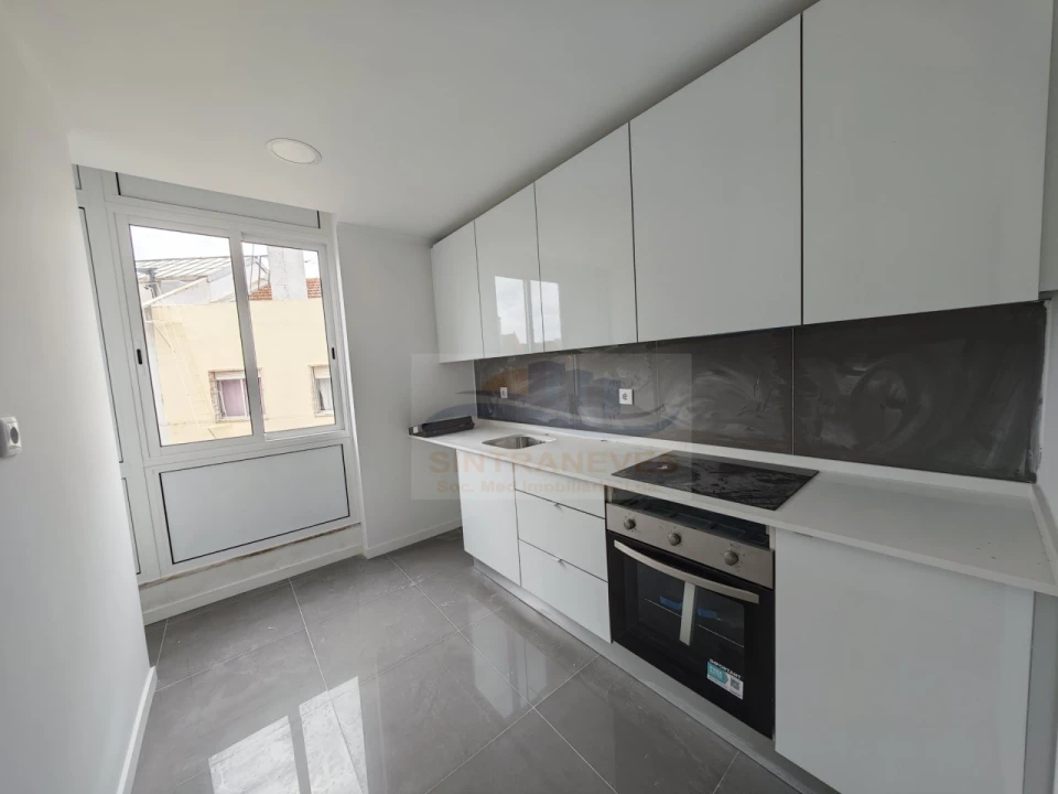 Apartamento T2 para Venda em Águas Livres Foto 10
