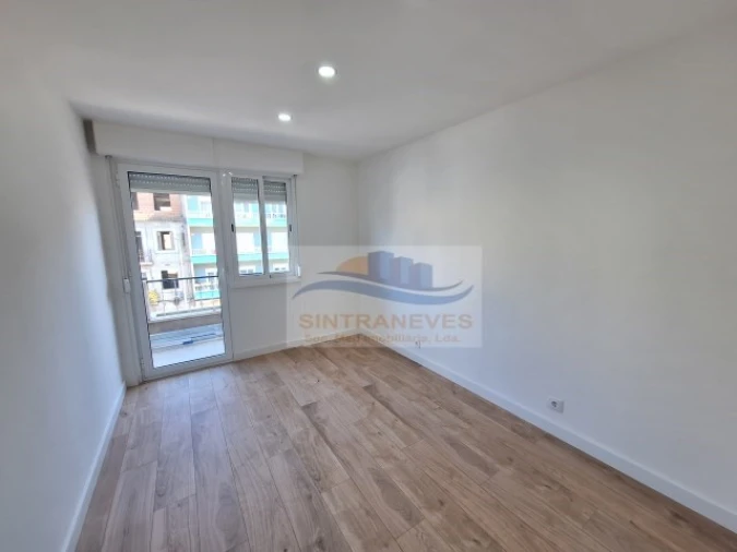 Apartamento T2 para Venda em Águas Livres Foto 3