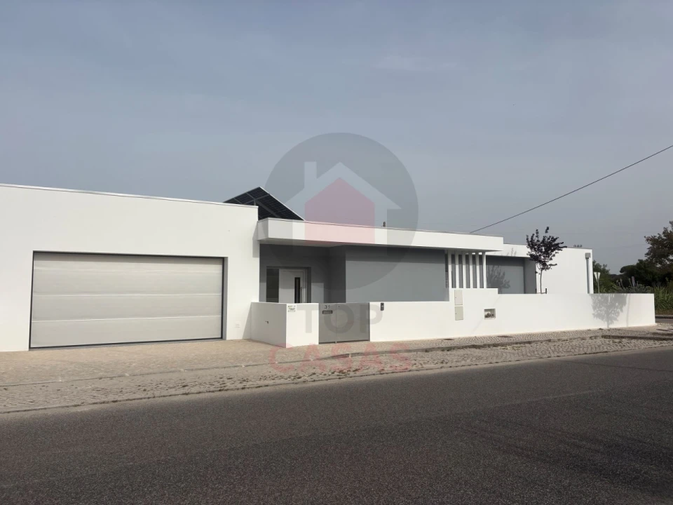 Moradia T4 para Venda em Nadadouro Foto 2