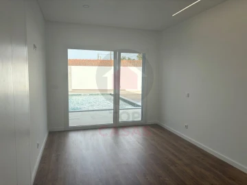 Moradia T4 para Venda em Nadadouro