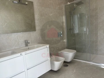 Moradia T4 para Venda em Nadadouro