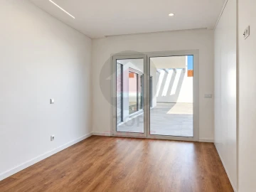 Moradia T4 para Venda em Nadadouro