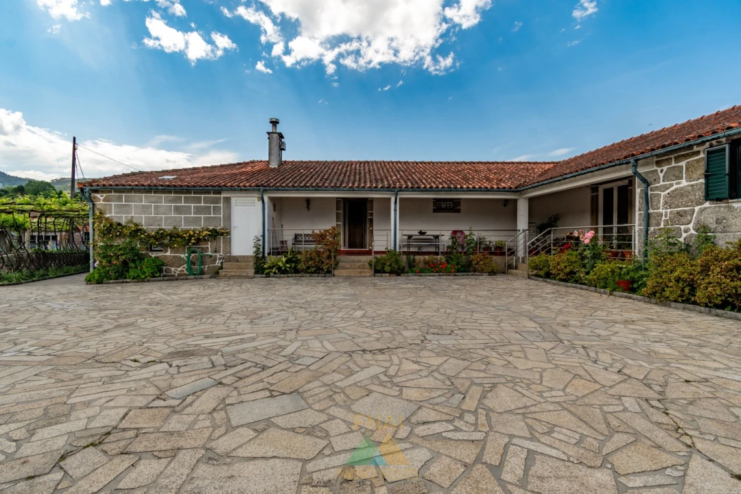 Quinta T5 para Venda em Beiral do Lima Foto 5