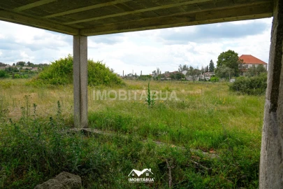 Moradia para Venda em Lagos da Beira e Lajeosa