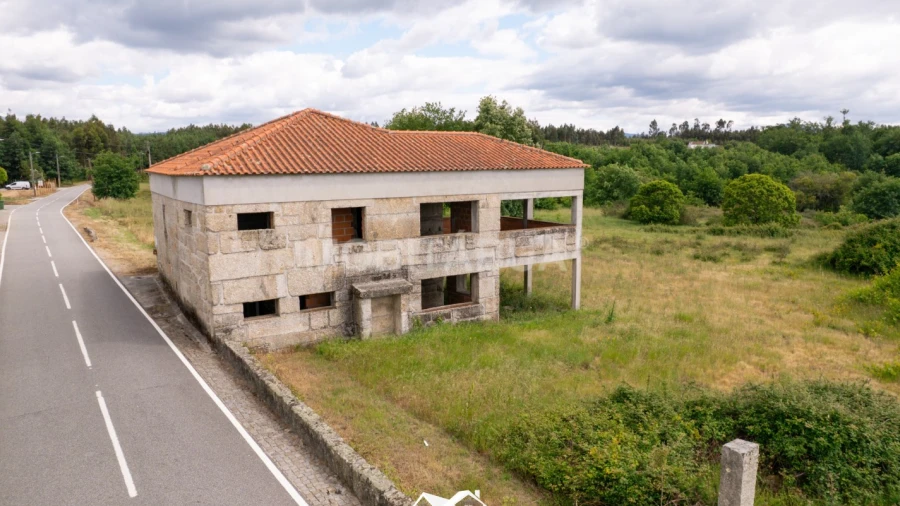 Moradia para Venda em Lagos da Beira e Lajeosa