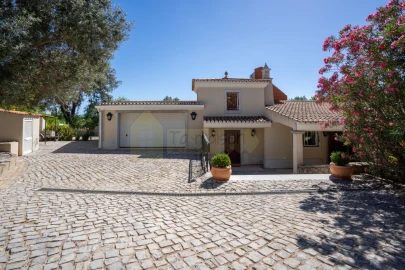 Moradia T3 para Venda em Loule (São Sebastião)