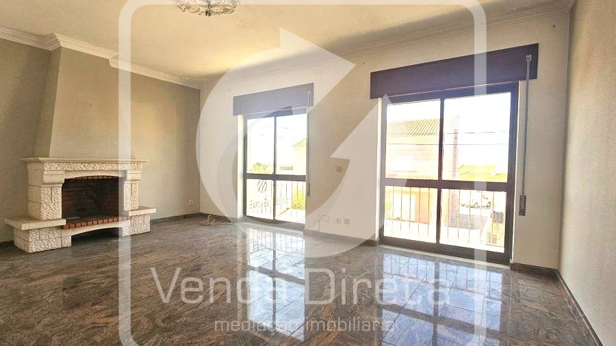 Apartamento T4 para Venda em Gaio-Rosário e Sarilhos Pequenos
