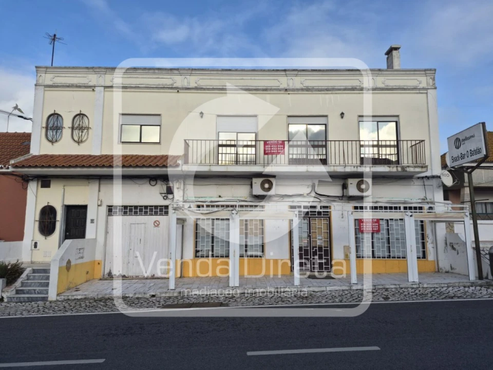 Loja para Venda em Gaio-Rosário e Sarilhos Pequenos Foto 1