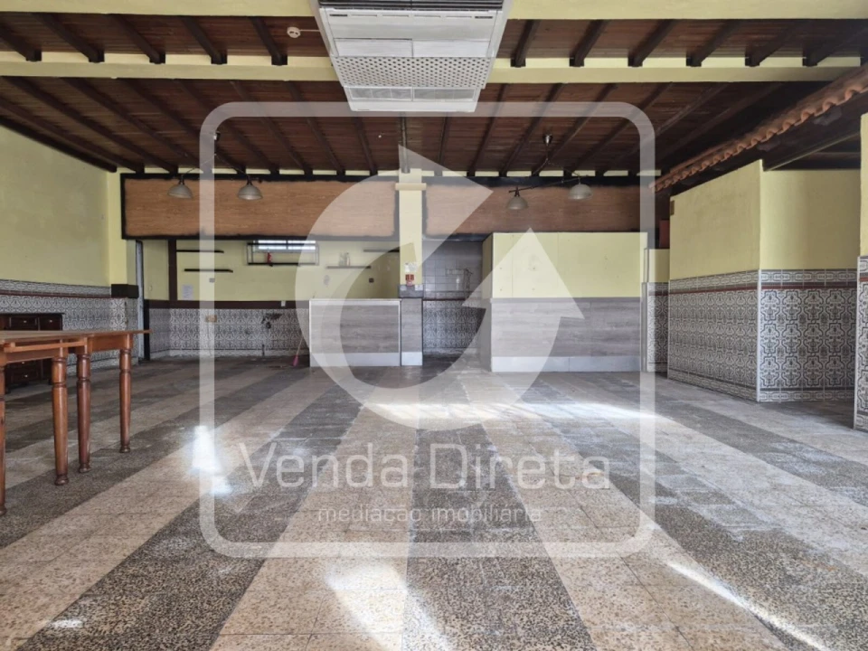 Loja para Venda em Gaio-Rosário e Sarilhos Pequenos Foto 9