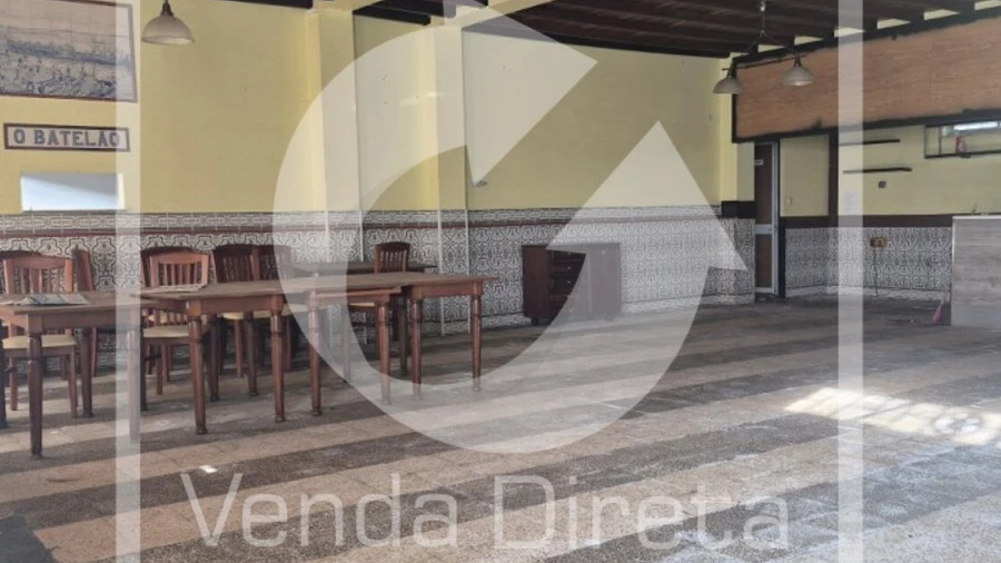 Loja para Venda em Gaio-Rosário e Sarilhos Pequenos