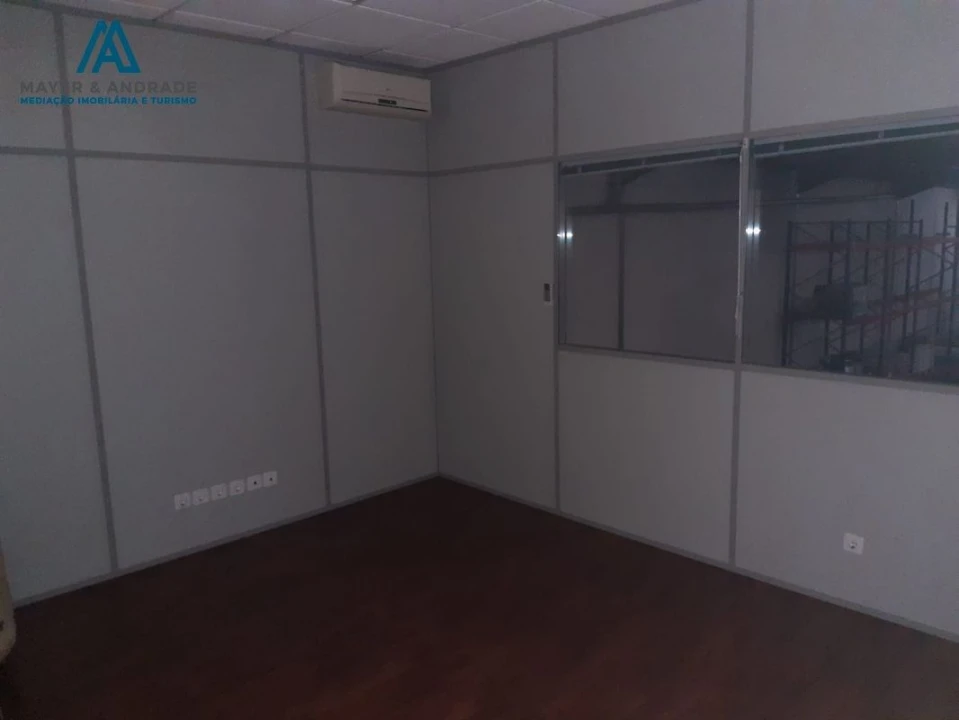 Armazém para Arrendamento em Canelas Foto 10