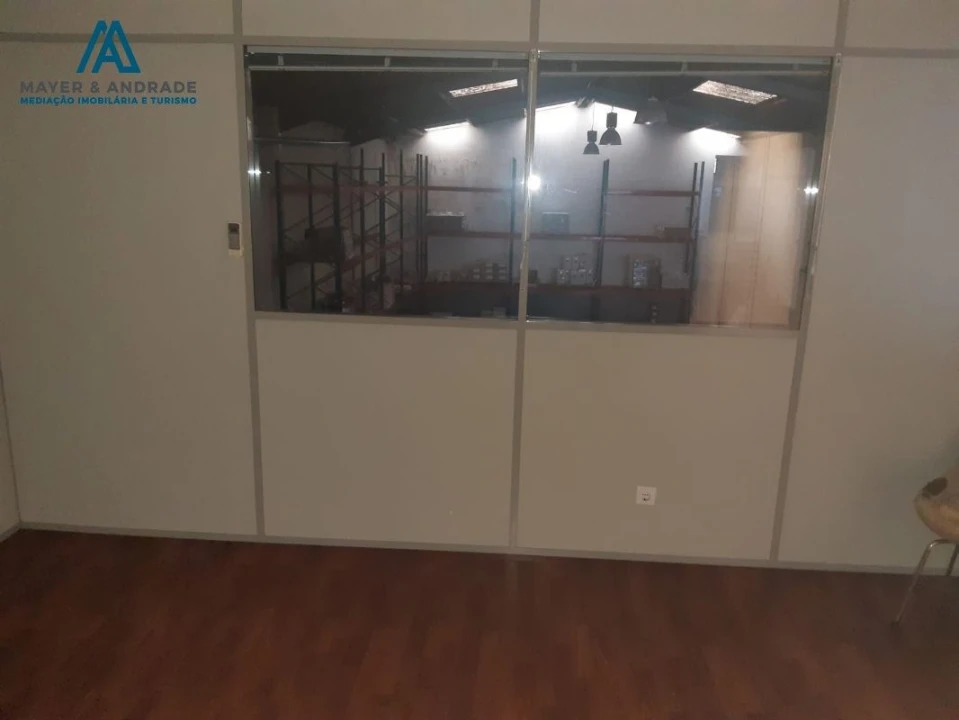 Armazém para Arrendamento em Canelas Foto 12