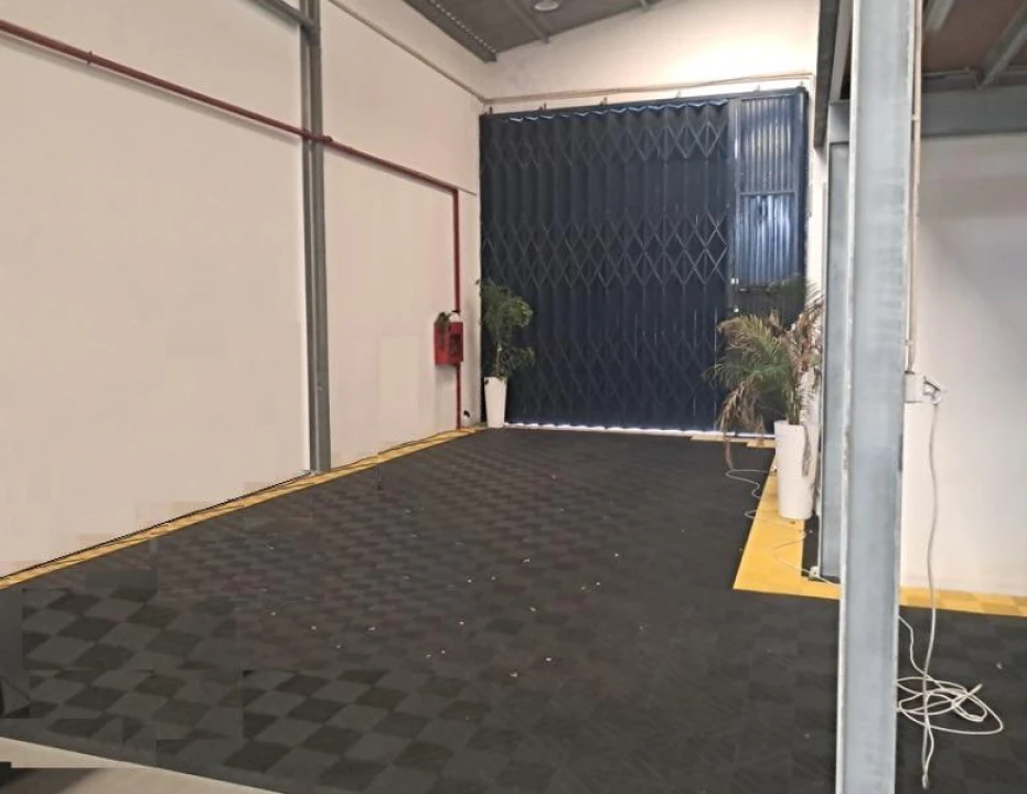 Armazém para Arrendamento em Canelas Foto 4