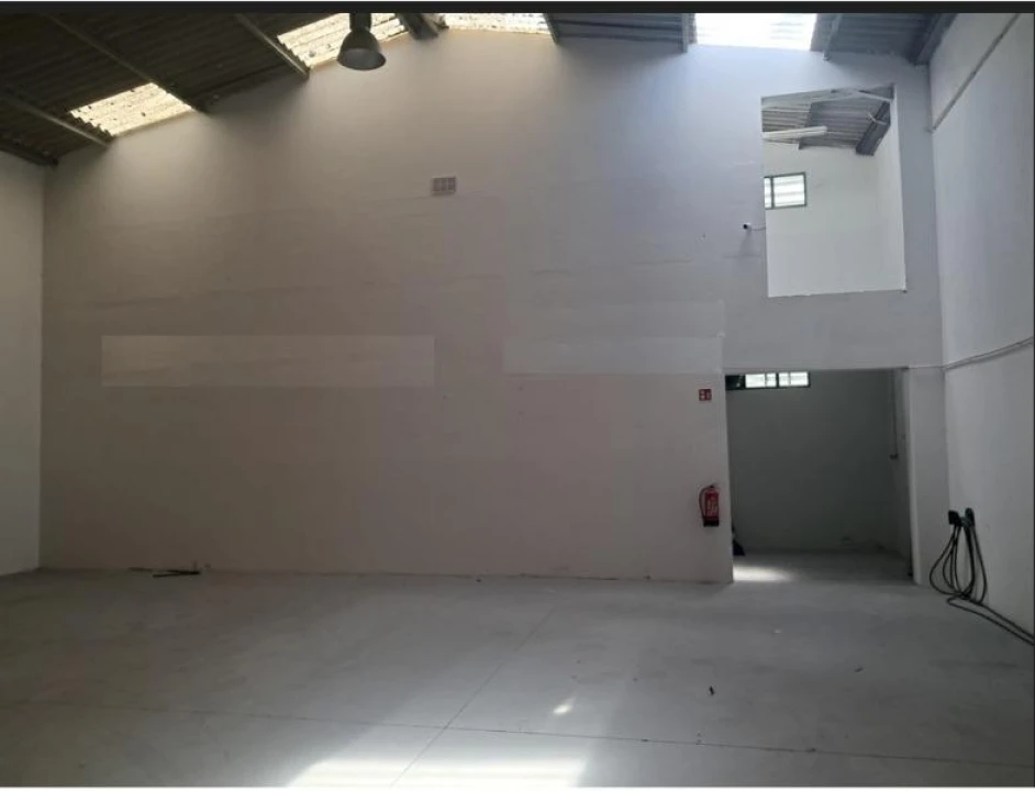 Armazém para Arrendamento em Canelas Foto 5