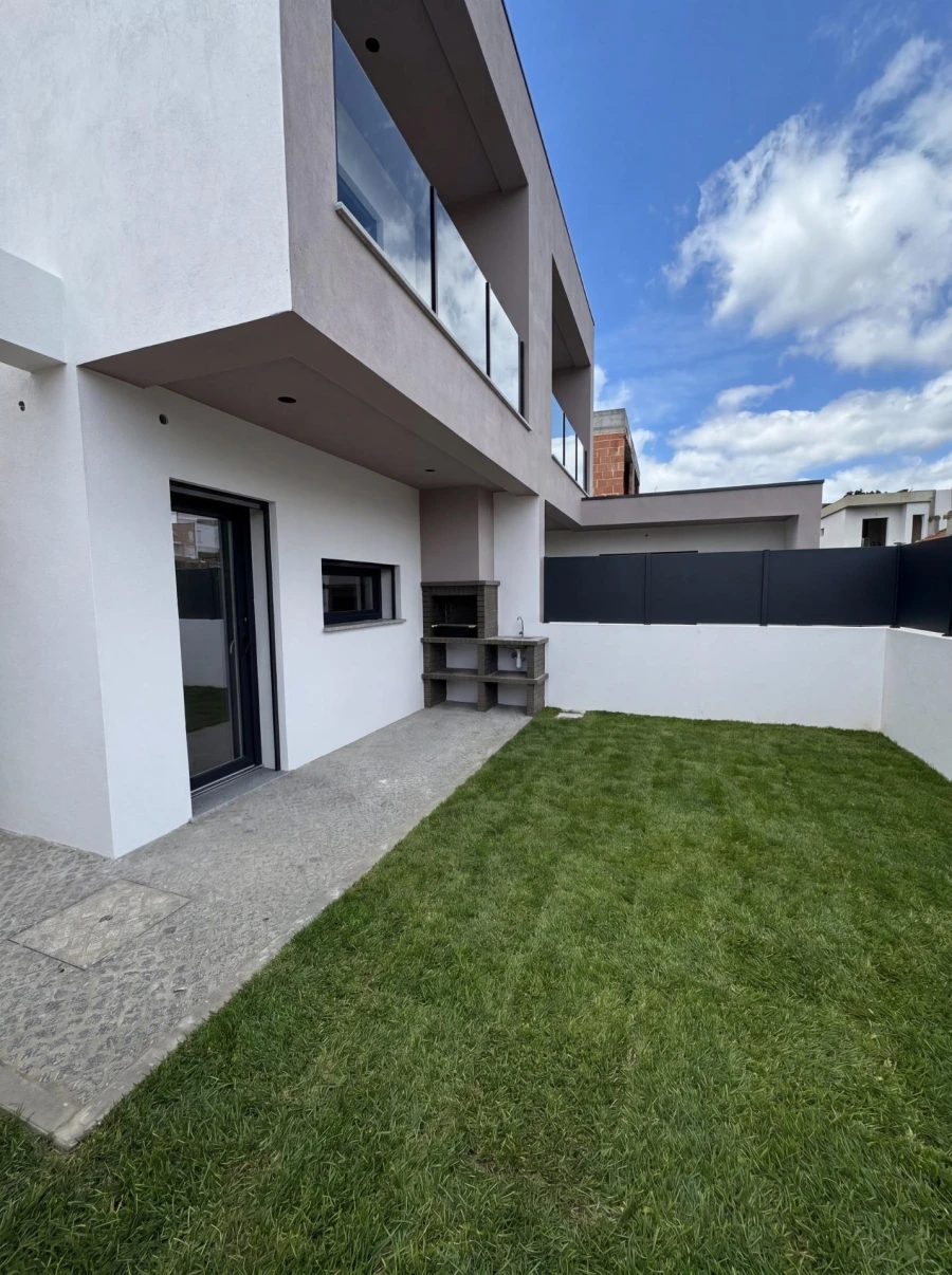 Moradia T3 para Venda em Fernao Ferro Foto 6