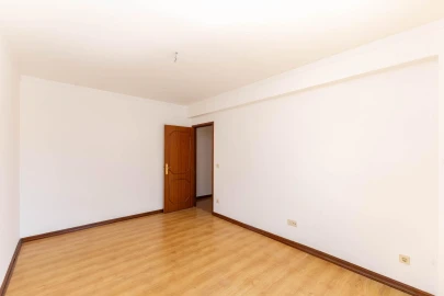 Apartamento T3 para Venda em Penafiel