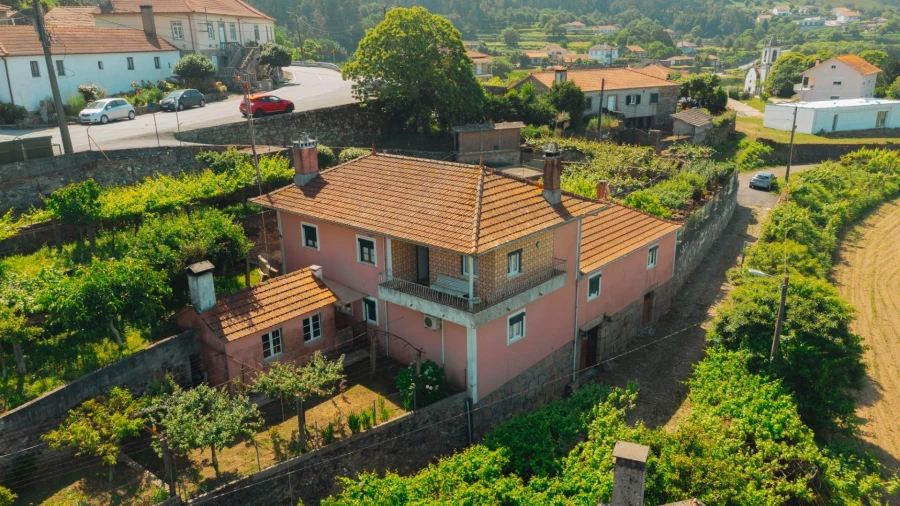 Moradia T5 para Venda em Sapardos