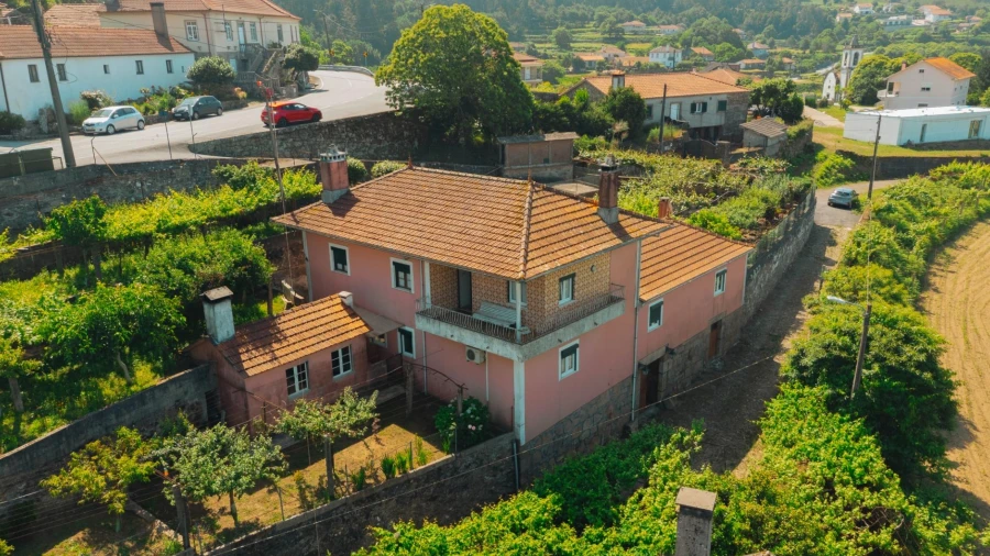 Moradia T5 para Venda em Sapardos