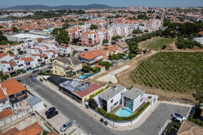 Moradia T4 para Venda em Carcavelos e Parede