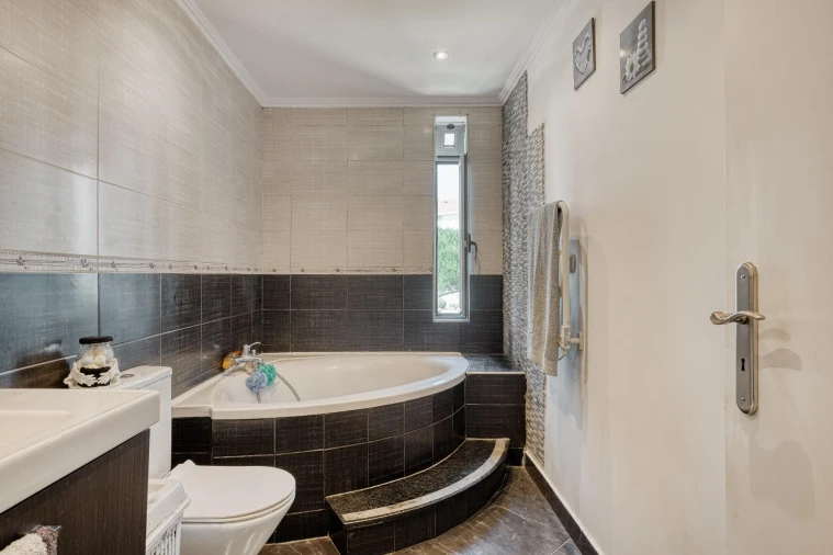 Apartamento T4 para Venda em Agualva e Mira-Sintra Foto 14