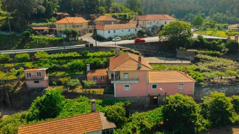 Moradia T5 para Venda em Sapardos
