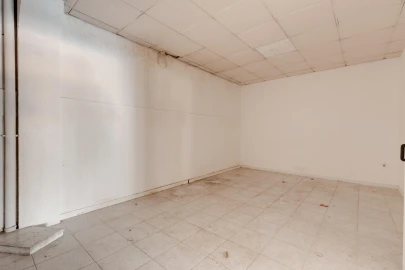 Armazém para Venda em Fajozes
