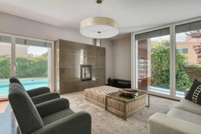 Moradia T4 para Venda em Carcavelos e Parede