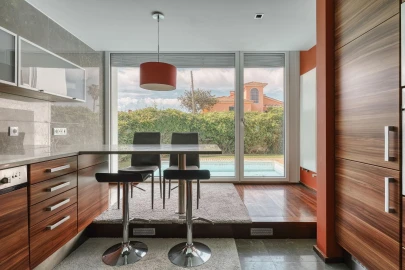 Moradia T4 para Venda em Carcavelos e Parede