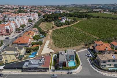 Moradia T4 para Venda em Carcavelos e Parede