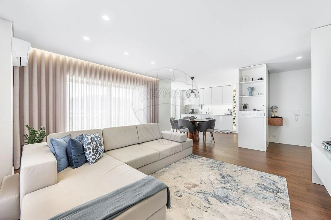 Apartamento T3 para Venda em Vila Nova de Famalicão e Calendário Foto 1