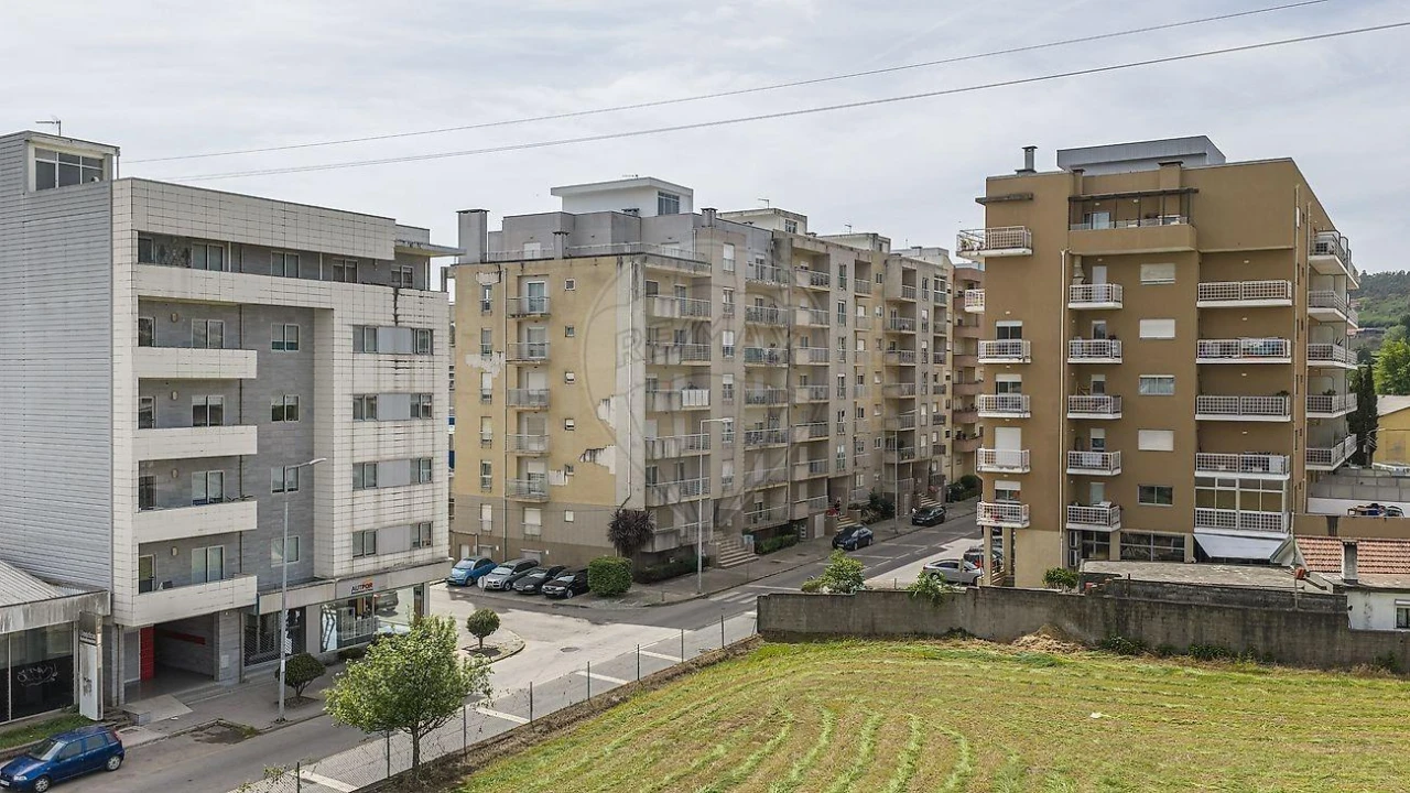 Apartamento T3 para Venda em Vila Nova de Famalicão e Calendário Foto 19