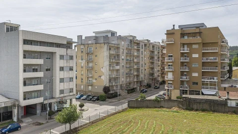 Apartamento T3 para Venda em Vila Nova de Famalicão e Calendário