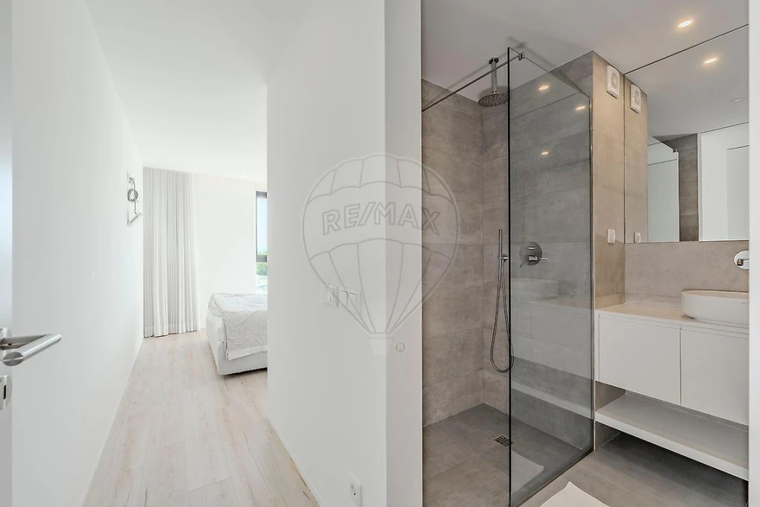 Apartamento T2 para Venda em Braga (Maximinos, Sé e Cividade) Foto 16