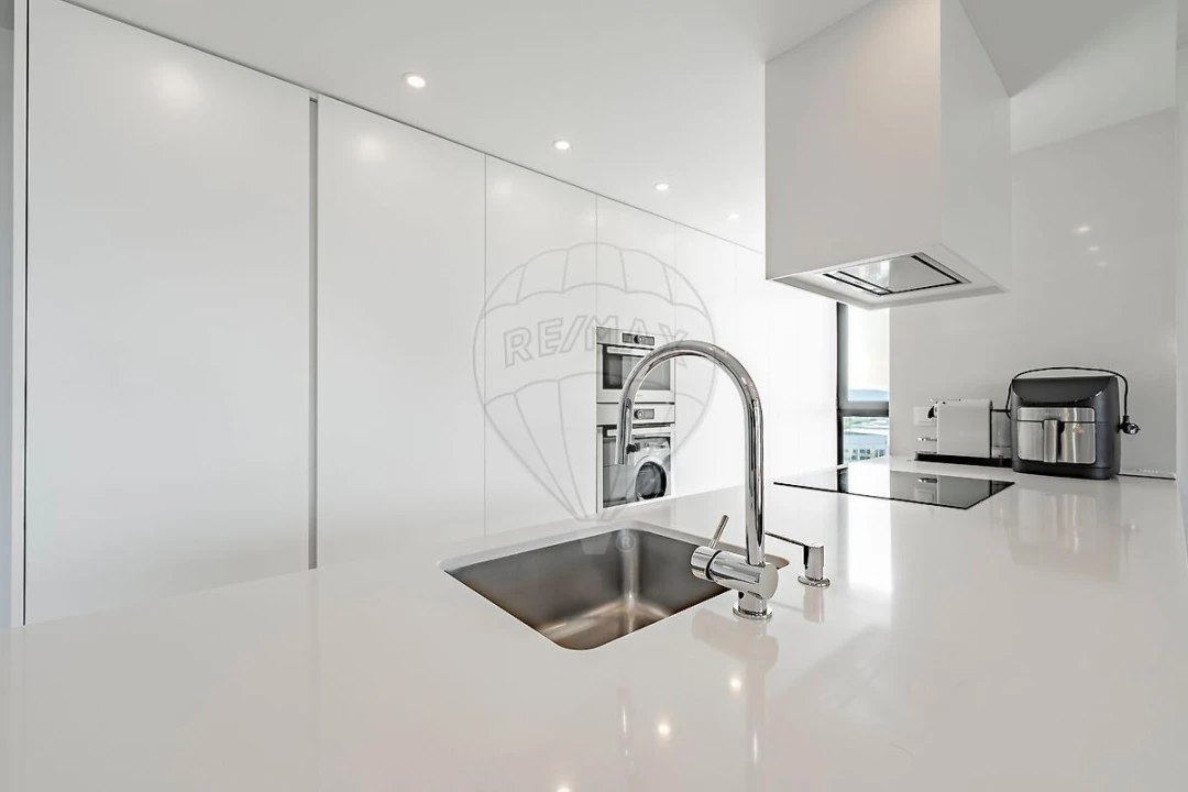 Apartamento T2 para Venda em Braga (Maximinos, Sé e Cividade) Foto 3