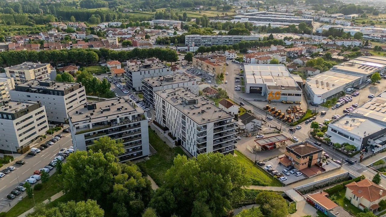 Apartamento T2 para Venda em Braga (Maximinos, Sé e Cividade) Foto 31
