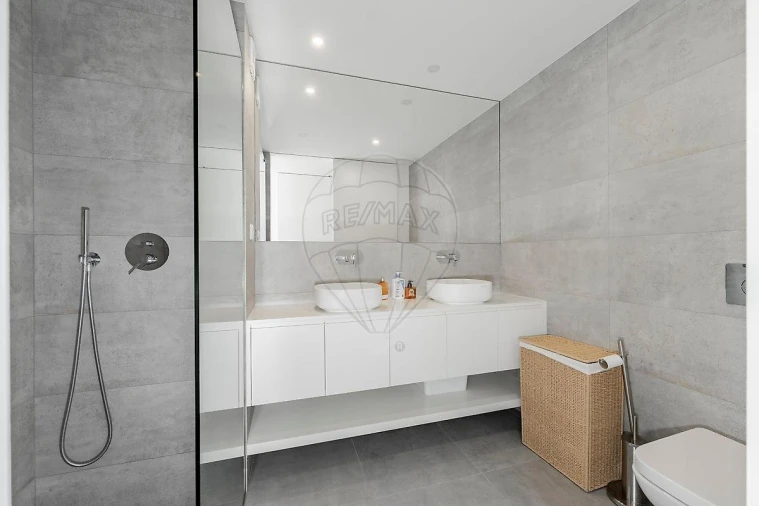 Apartamento T2 para Venda em Braga (Maximinos, Sé e Cividade) Foto 17