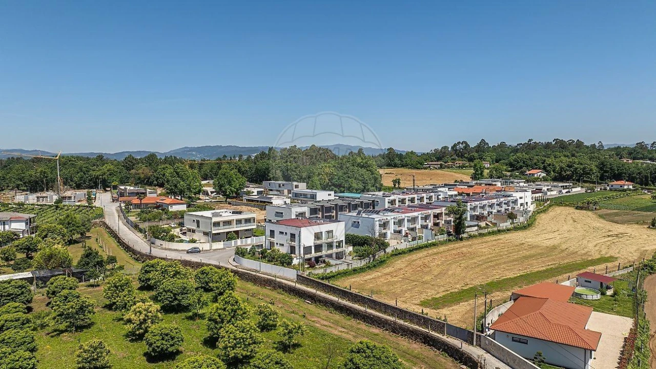 Moradia T4 para Venda em Braga (Maximinos, Sé e Cividade) Foto 41