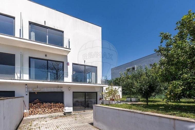 Moradia T4 para Venda em Braga (Maximinos, Sé e Cividade) Foto 32