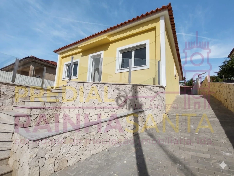 Moradia T3 para Venda em Santa Clara e Castelo Viegas Foto 10