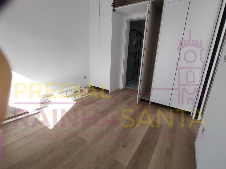 Moradia T3 para Venda em Santa Clara e Castelo Viegas Foto 8