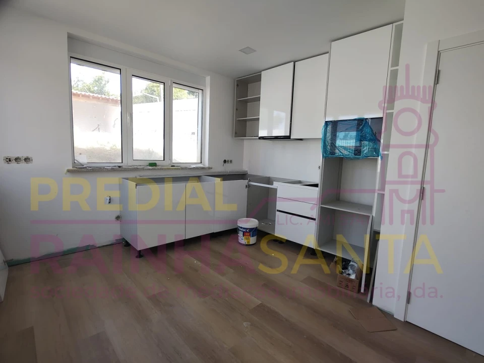 Moradia T3 para Venda em Santa Clara e Castelo Viegas Foto 11