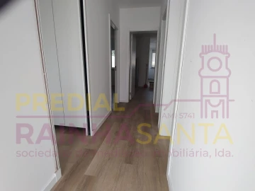 Moradia T3 para Venda em Santa Clara e Castelo Viegas