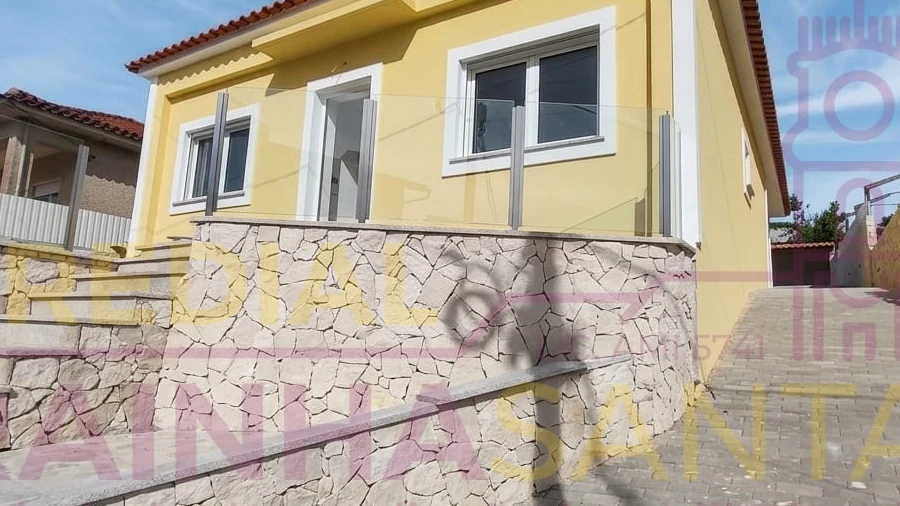 Moradia T3 para Venda em Santa Clara e Castelo Viegas