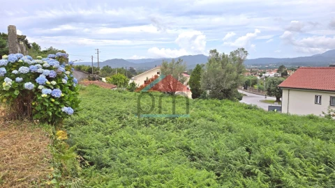 Terreno para Venda em Geraz do Lima (Santa Maria, Santa Leocádia, Moreira), Deão