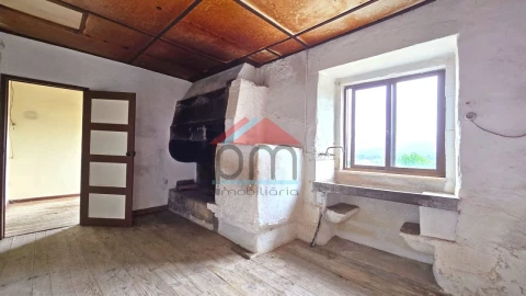 Moradia para Venda em Geraz do Lima (Santa Maria, Santa Leocádia, Moreira), Deão