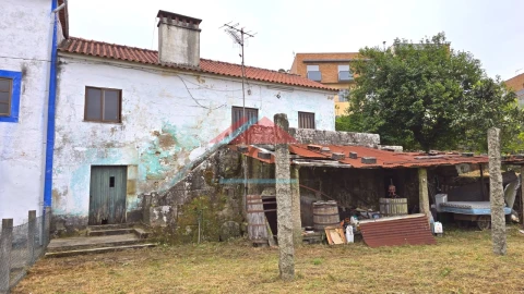 Moradia para Venda em Geraz do Lima (Santa Maria, Santa Leocádia, Moreira), Deão