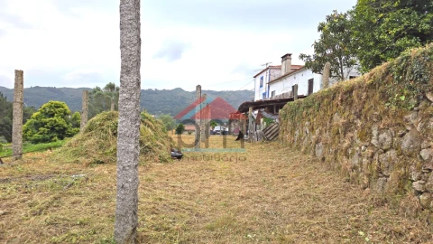 Moradia para Venda em Geraz do Lima (Santa Maria, Santa Leocádia, Moreira), Deão