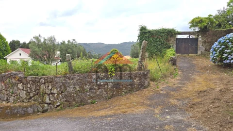 Moradia para Venda em Geraz do Lima (Santa Maria, Santa Leocádia, Moreira), Deão